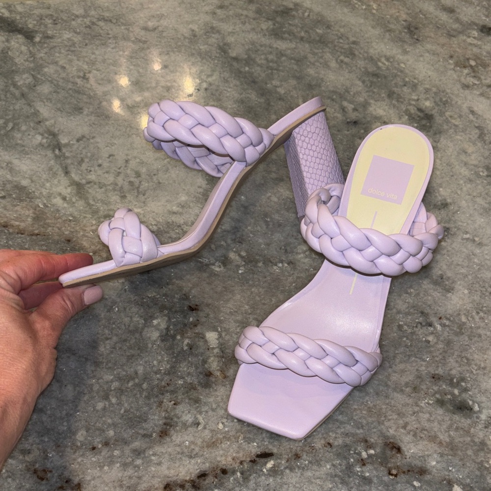 Dolce Vita Paily heeled sandal in the color Lilac Stella, Size 7.5